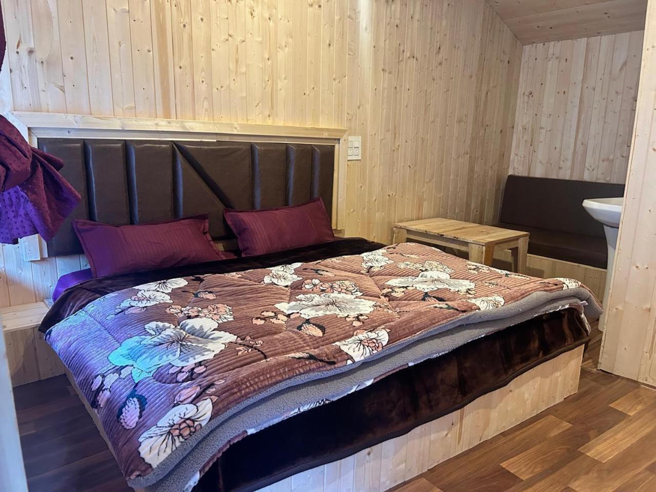 Lord Shiva Dimension Hotel Tosh Ngoại thất bức ảnh