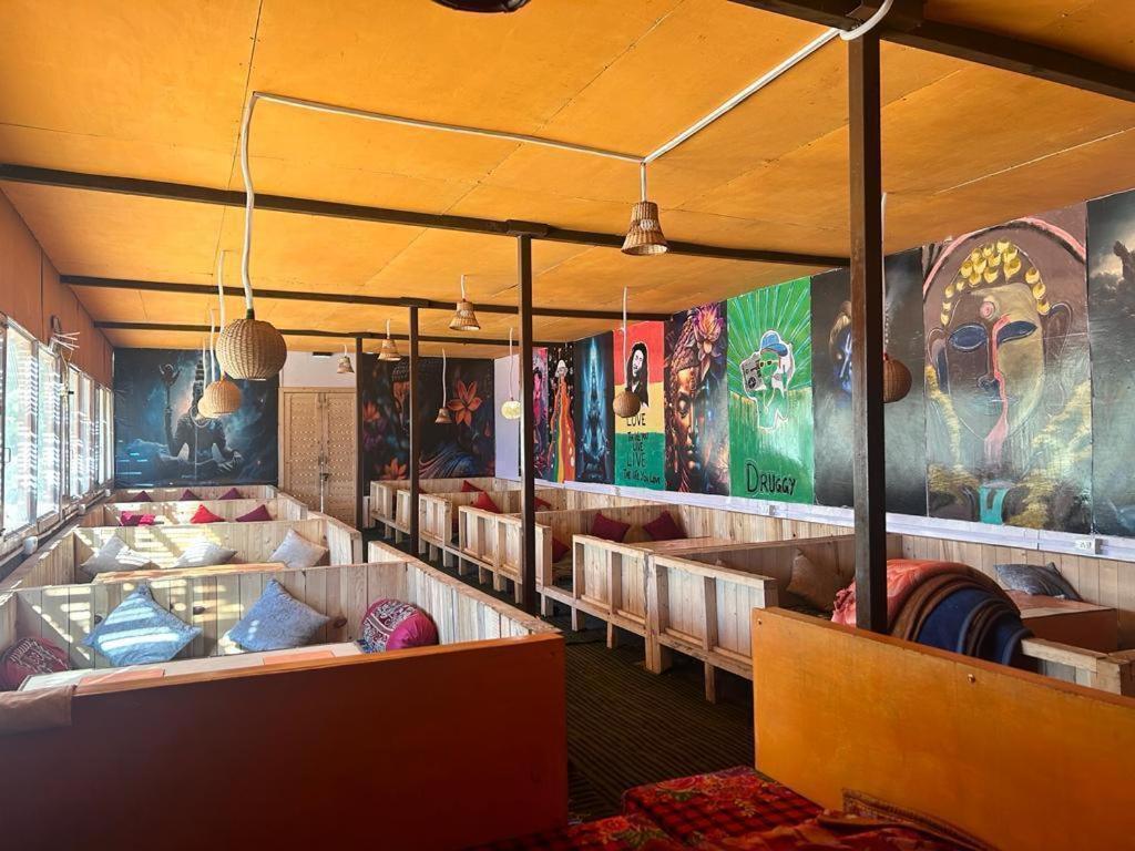 Lord Shiva Dimension Hotel Tosh Ngoại thất bức ảnh