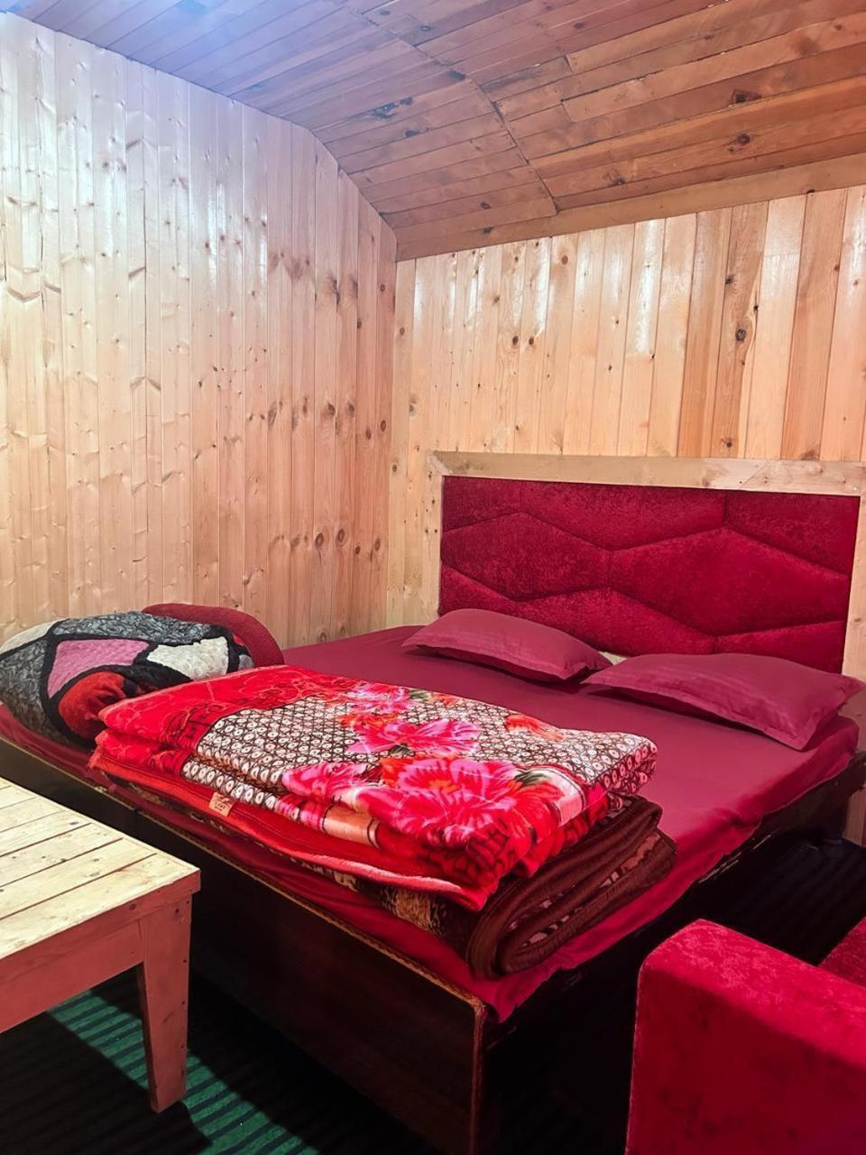 Lord Shiva Dimension Hotel Tosh Ngoại thất bức ảnh