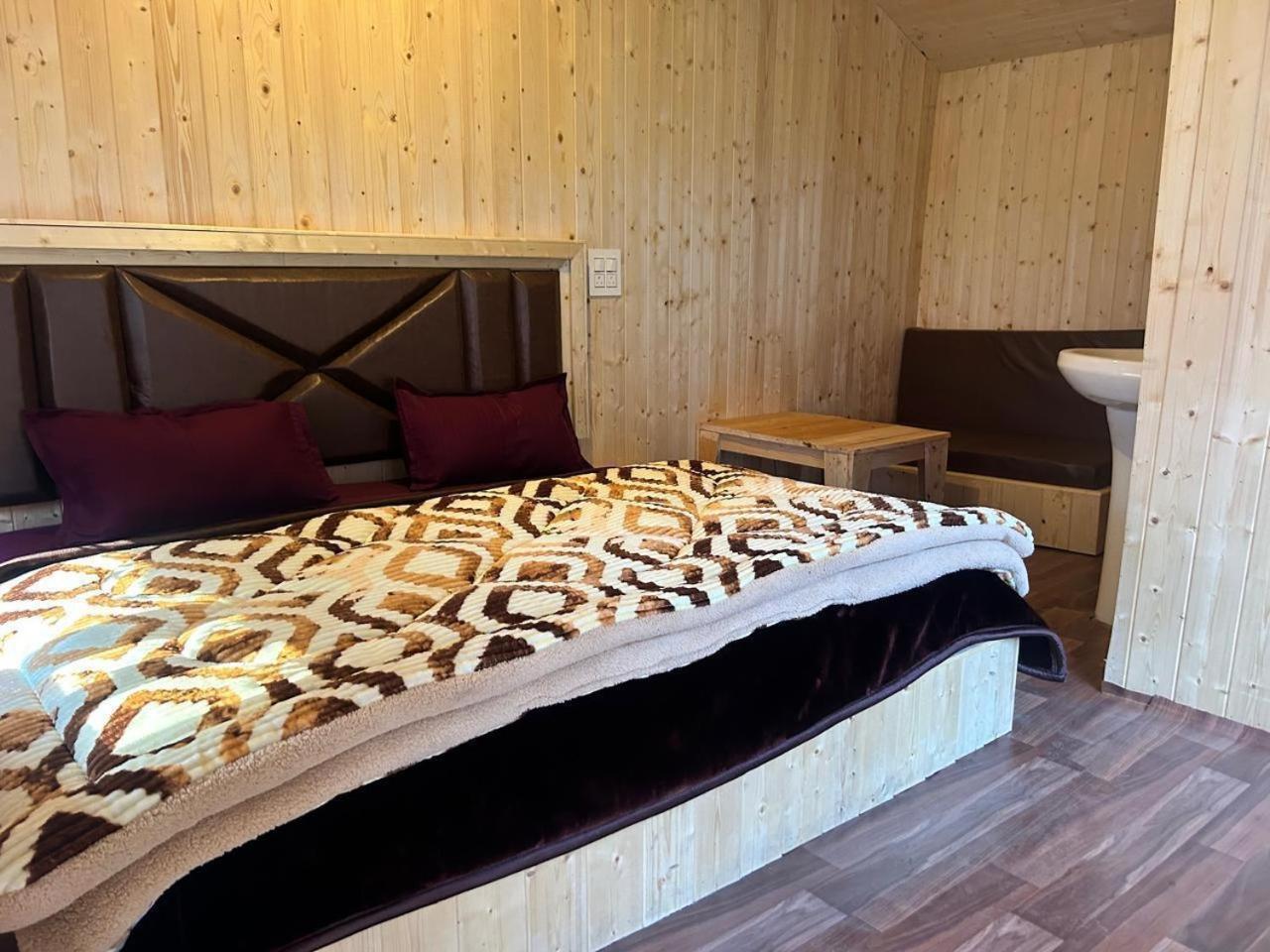 Lord Shiva Dimension Hotel Tosh Ngoại thất bức ảnh