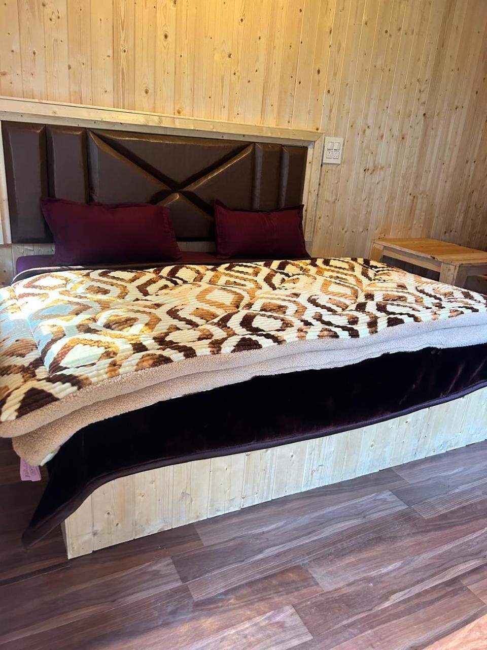 Lord Shiva Dimension Hotel Tosh Ngoại thất bức ảnh