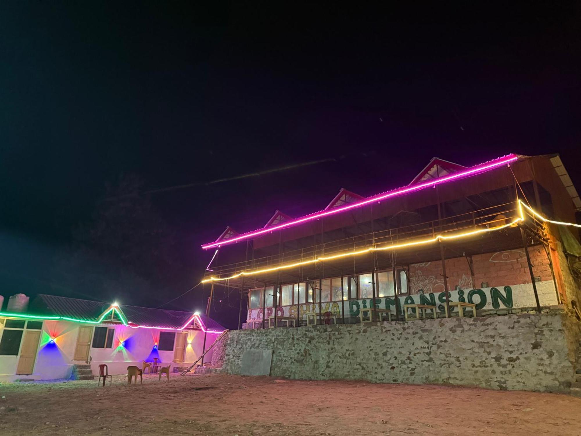 Lord Shiva Dimension Hotel Tosh Ngoại thất bức ảnh