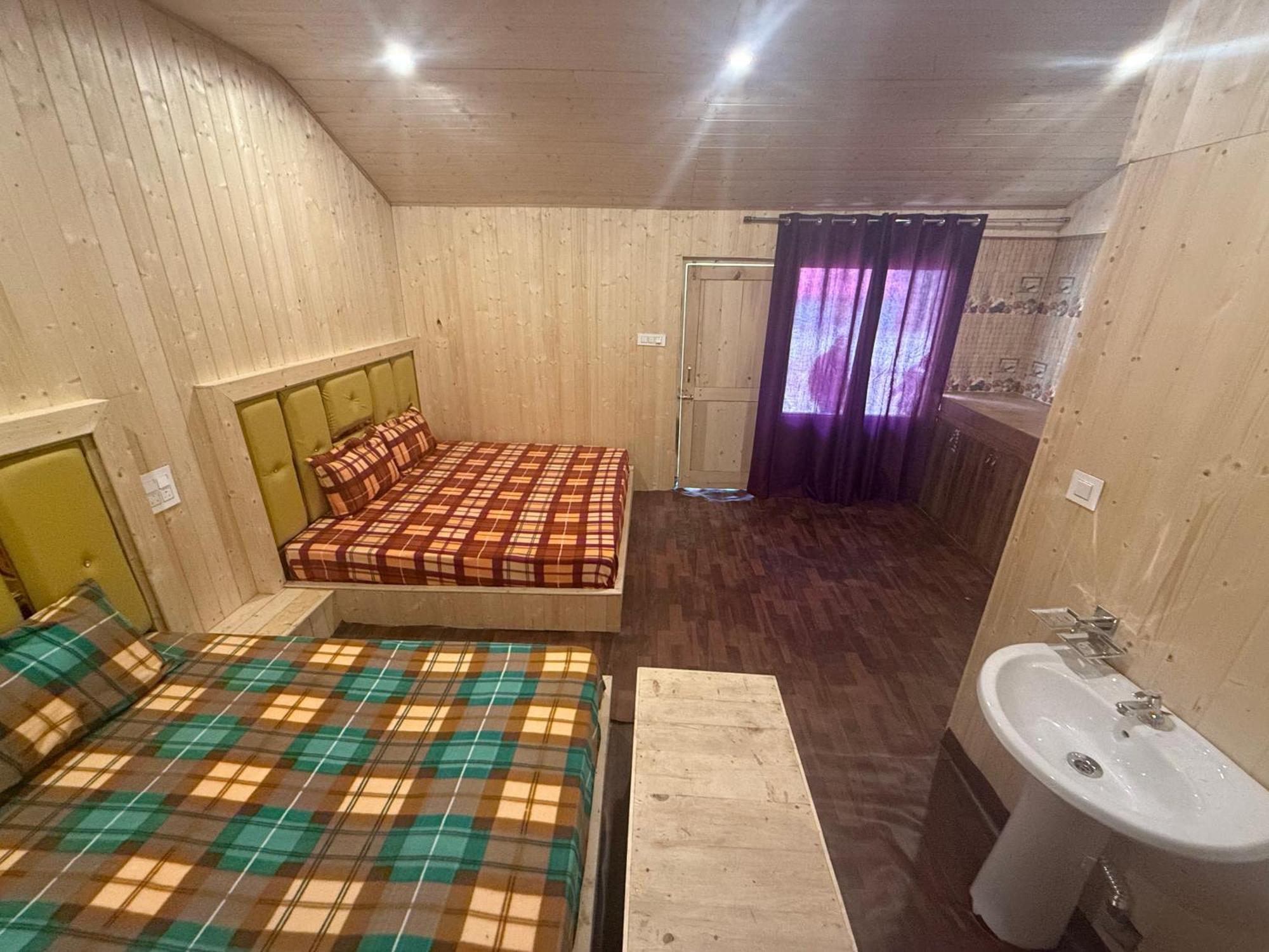 Lord Shiva Dimension Hotel Tosh Ngoại thất bức ảnh