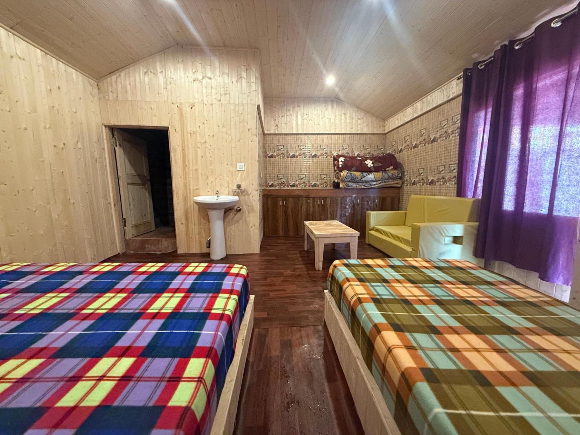 Lord Shiva Dimension Hotel Tosh Ngoại thất bức ảnh